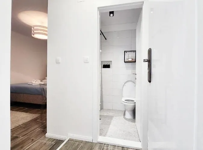 #22 Center Apartment *